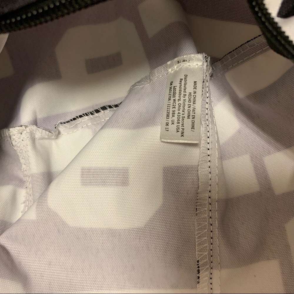 🚫SOLD🚫 Pink! Duffle Bag - Picture 7 of 8